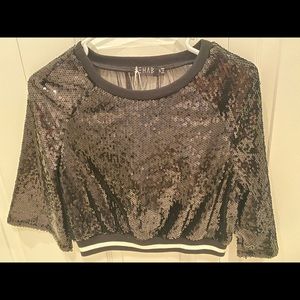 NWT⭐️ Black sequence crop top